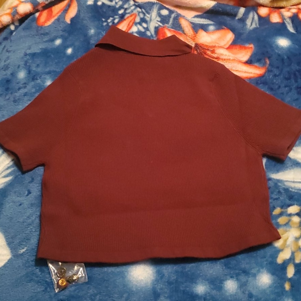 Collard Crop Top - Picture 5 of 6